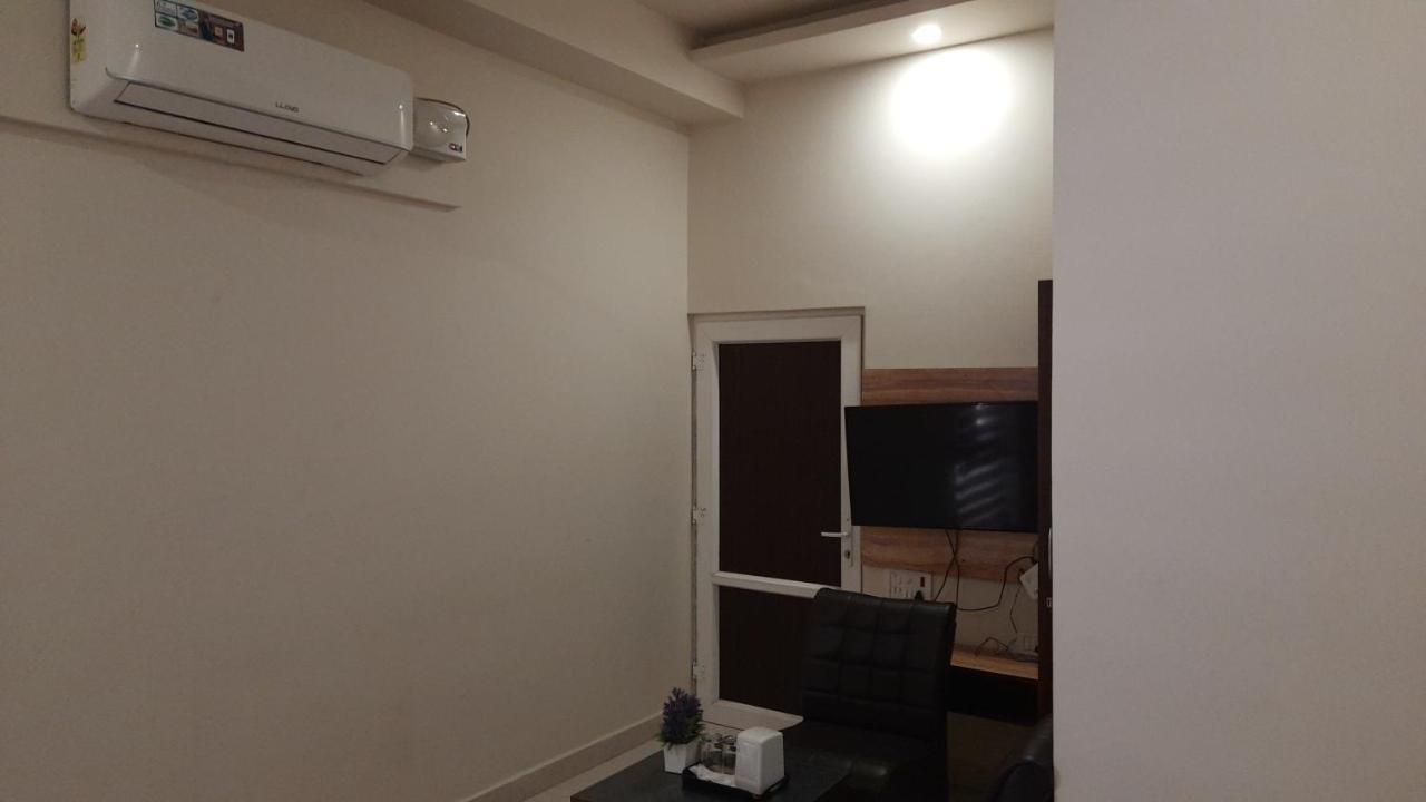 Hotel Ventures Inn Amritsar Oda fotoğraf